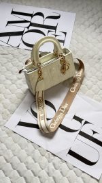 کیف دستی دوشی فانتزی دخترانه دیور کشیده یراق طلایی | 865 - Image 9