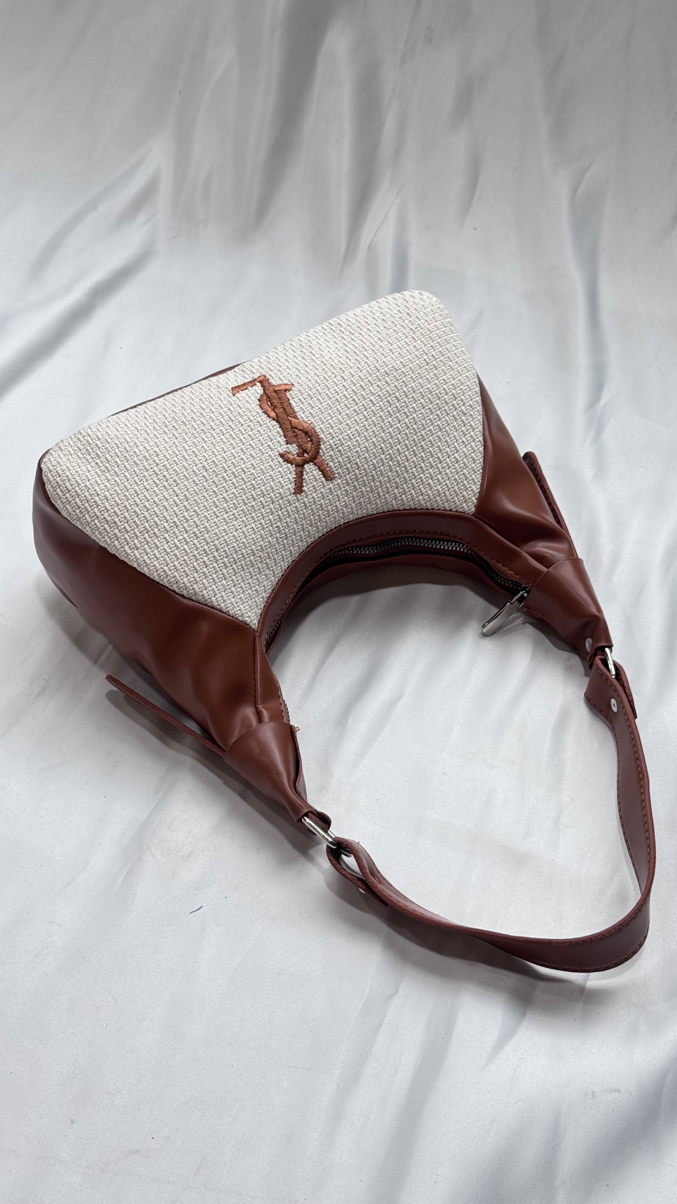 IMG_2913 کیف دستی دوشی ایو سن لورن کنفی | 944 - Image 1