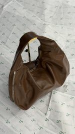 کیف دستی دوشی اسپورت دخترانه شل دور زیپ | 107