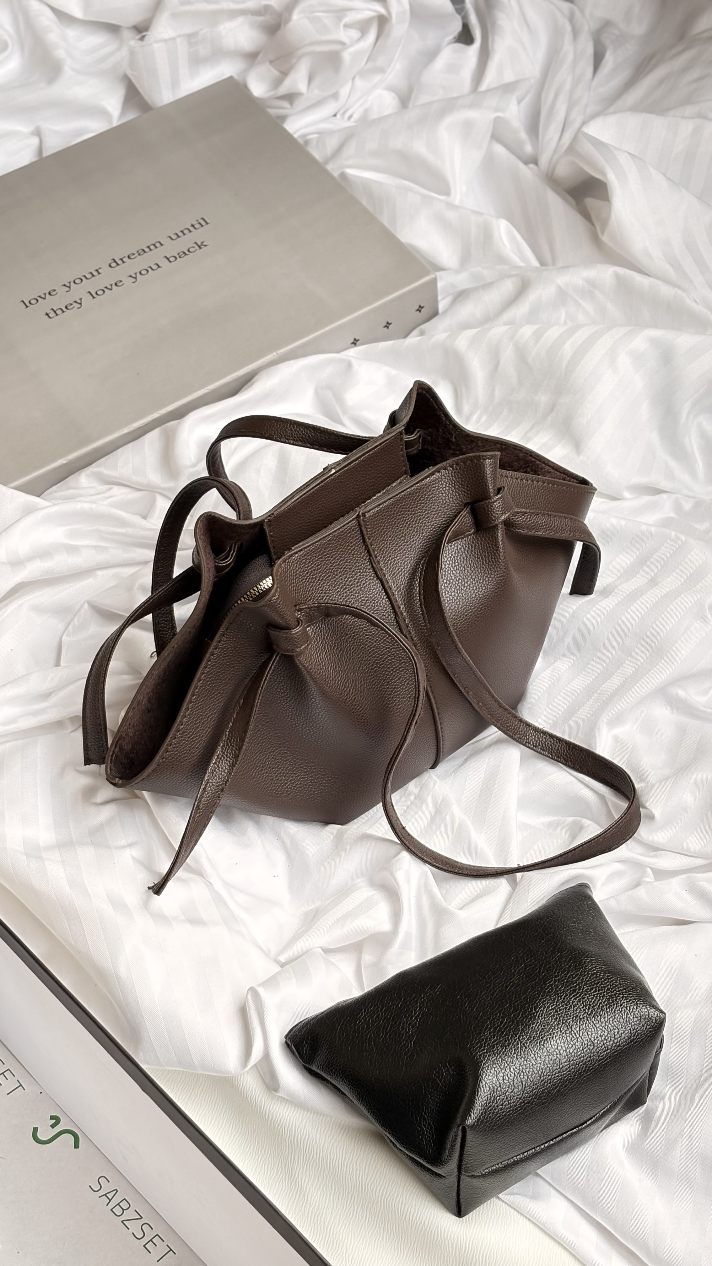 IMG_4028 کیف دستی دوشی فانتزی دخترانه سالیس متوسط ۲ کیف | 108 - Image 1